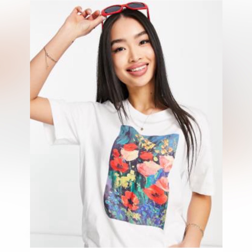 NWT- MONKI BCI ART PRINT T-SHIRT size-S w SHORT SLEEVE on WHITE